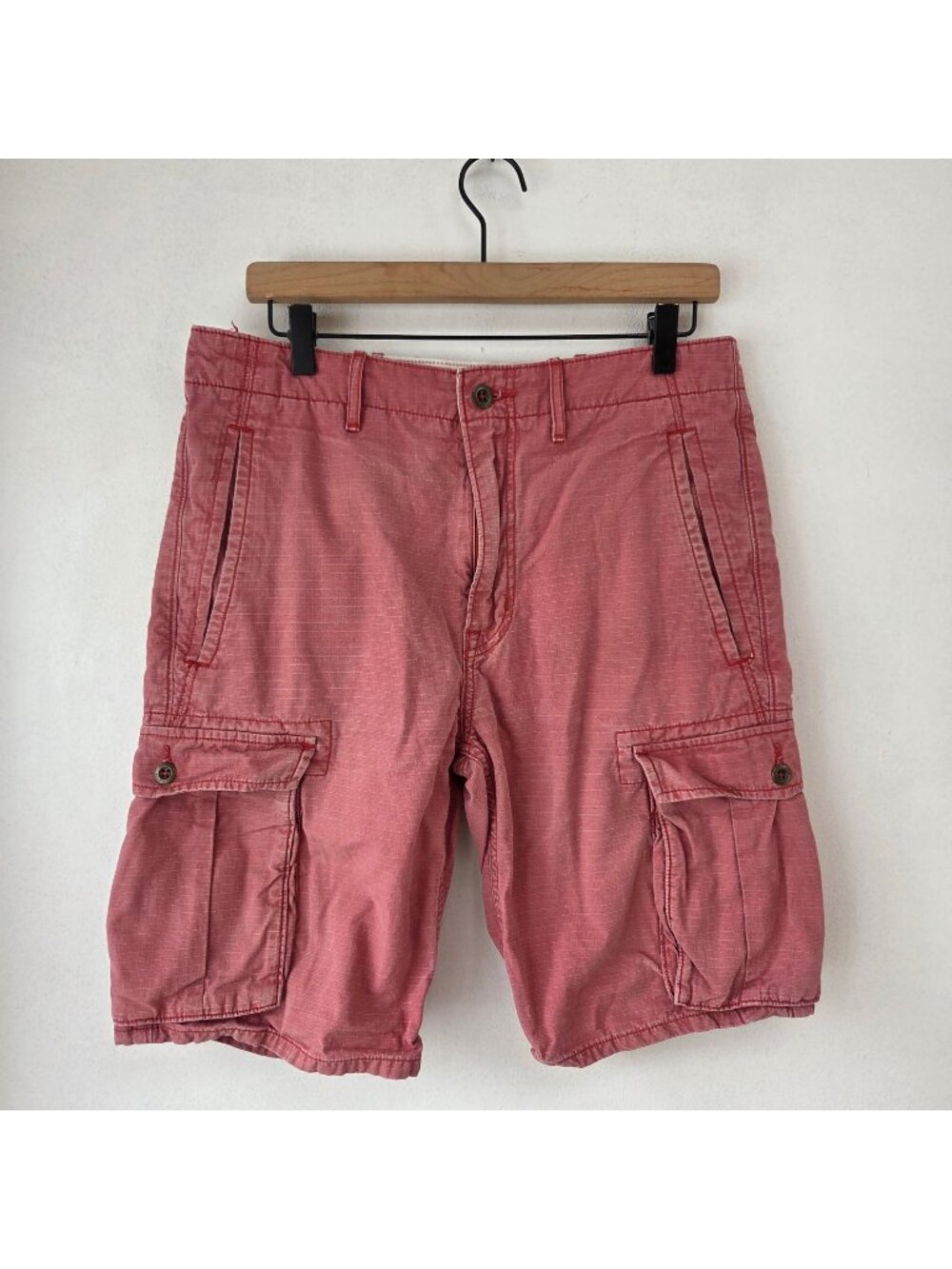 Levi's White Tab Red Cargo Shorts Y2K Gorpcore Men's 31 - Picture 1 of 8